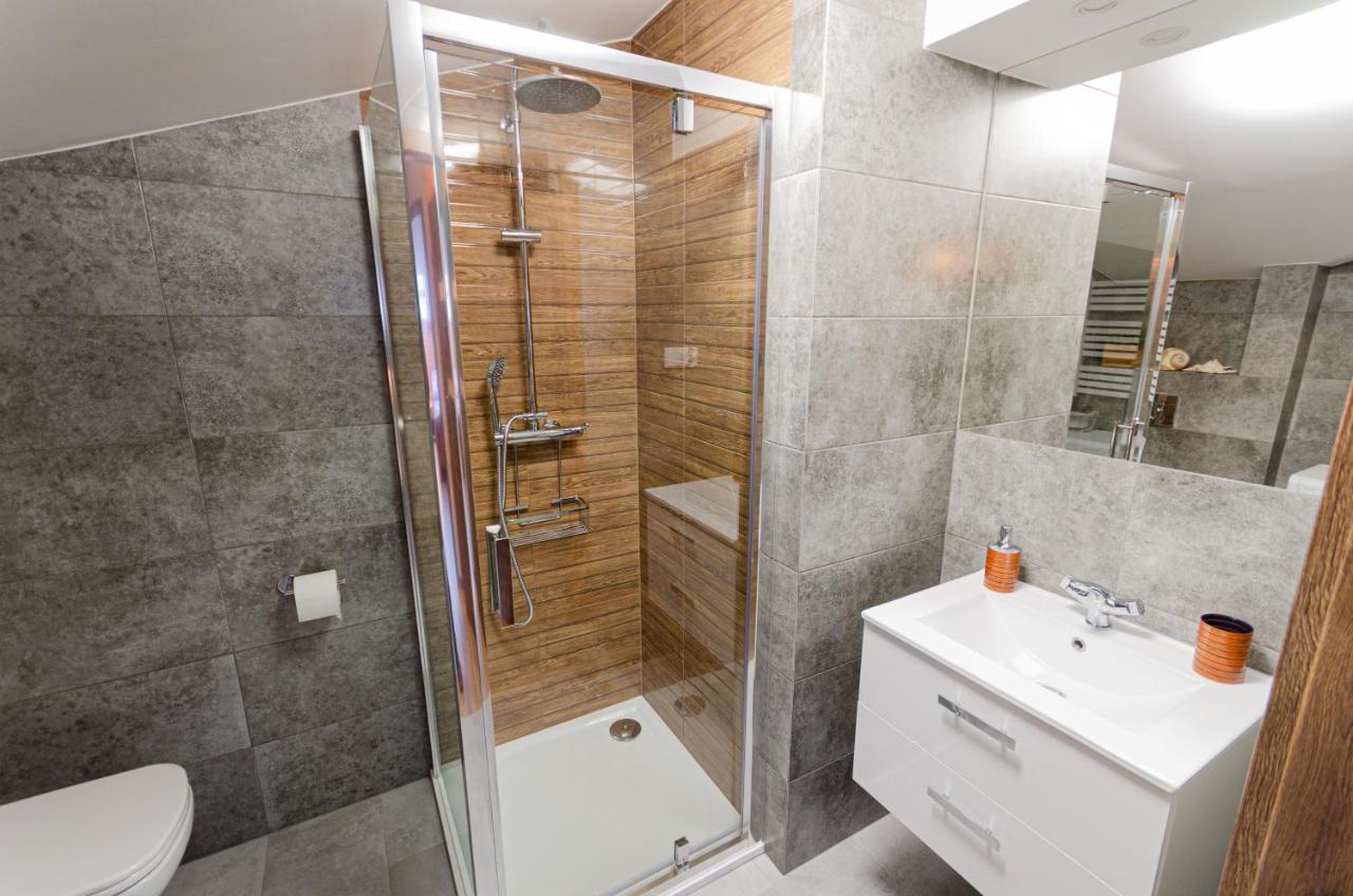 Bronowicka Premium Apartment - 52M2 With Private Parking Krasków Eksteriør bilde